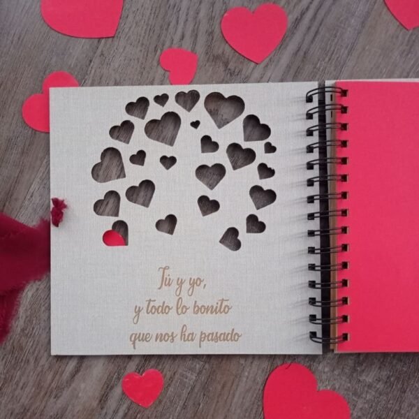 Álbum San Valentín árbol contraportada
