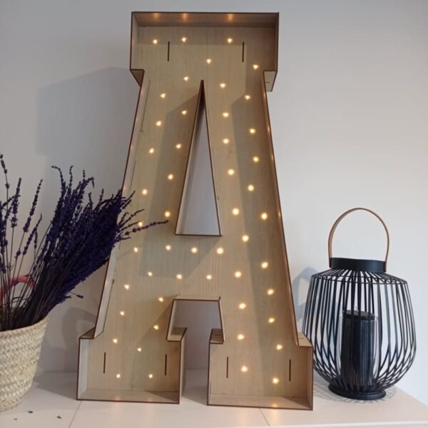 Letras gigantes de madera con LED
