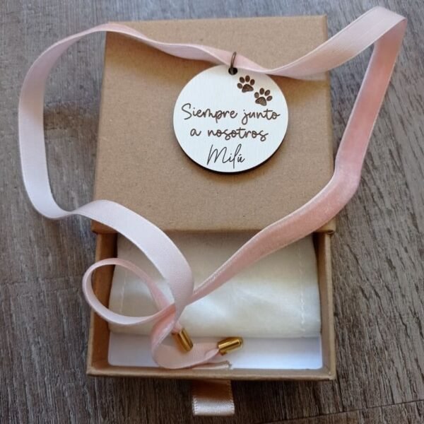 medalla para ramo de novia personalizada 13