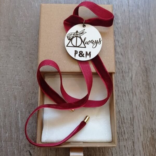 medalla para ramo de novia personalizada 9
