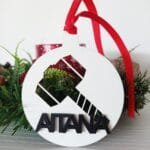 Bola de Navidad de madera personalizada (martillo)