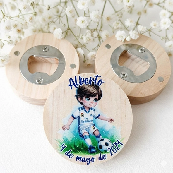 Abrebotellas de madera redondo comunión fútbol
