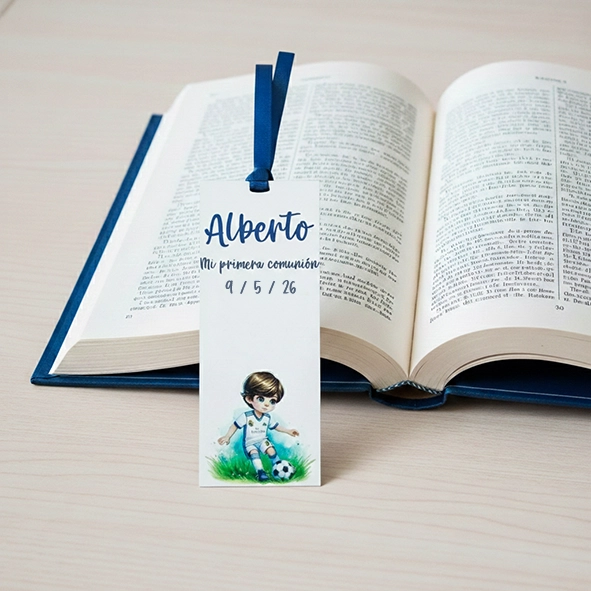 Marcapáginas comunión de madera fútbol