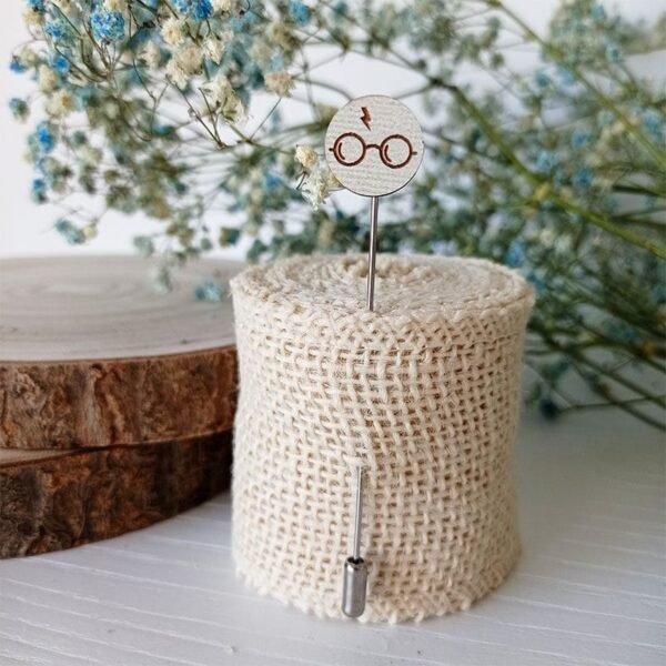 Alfiler de madera para boda Harry