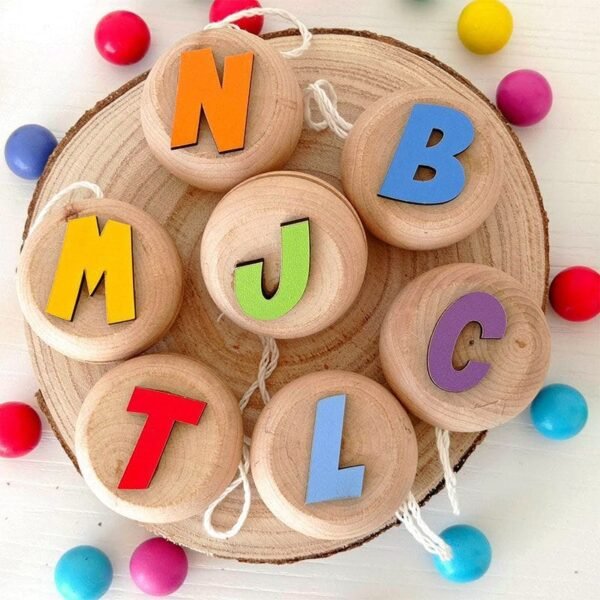 Yo-yo de madera personalizado con inicial