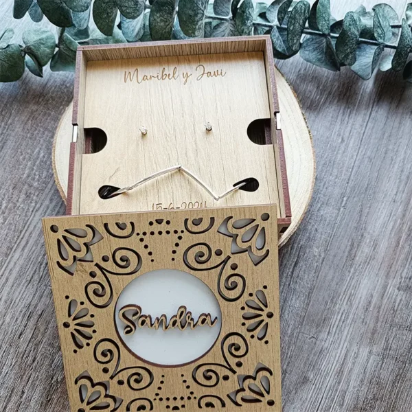 Caja de joyería de madera personalizada