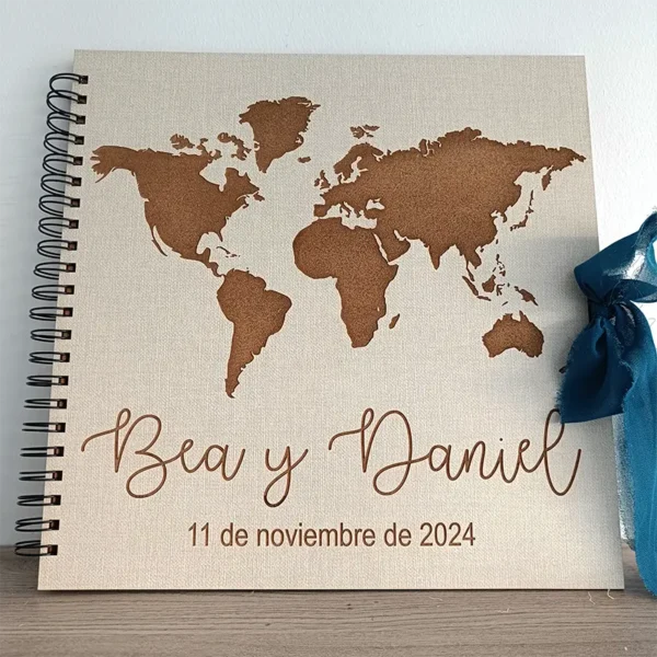 Libro de firmas de madera personalizado mapa