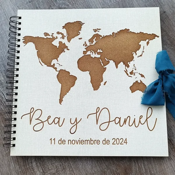 Libro de firmas de madera personalizado mapa