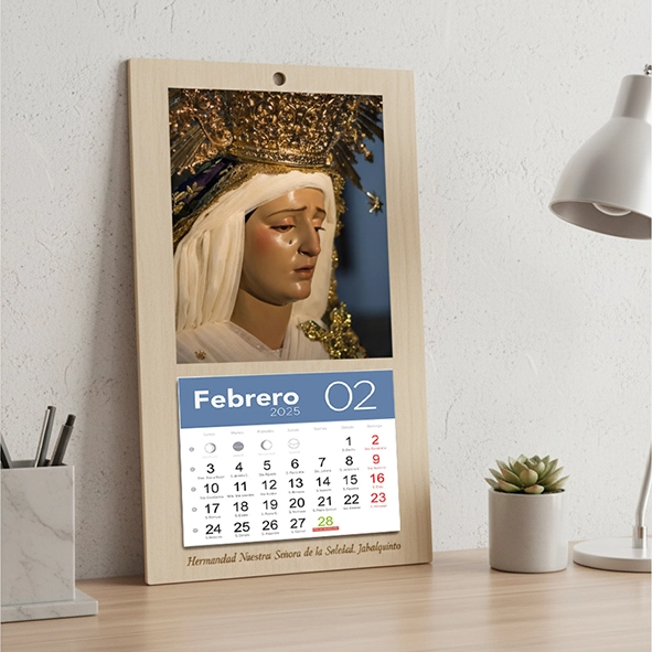 Calendario personalizado de madera Cofradía Calendario personalizado de madera Cofradía