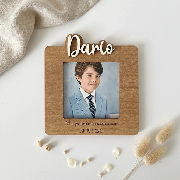 Recordatorio comunión personalizado marco de madera con relieve